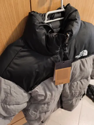 Chaqueta The North Face Negra y Gris