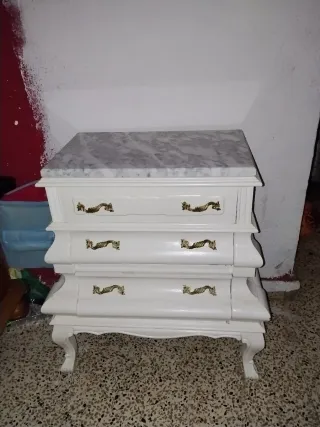 Mesita de noche de mármol
