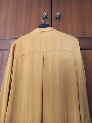 Camisa Zara cruzada naranja/amarilla