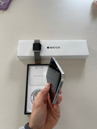 iPhone 12 Pro Max + Apple Watch SE Plata