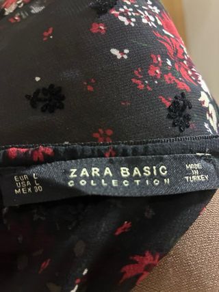 Vestido floral negro y rojo