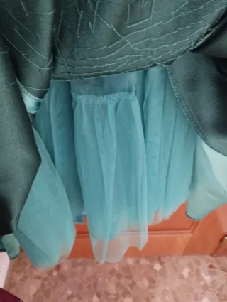 Vestido de fiesta verde y turquesa