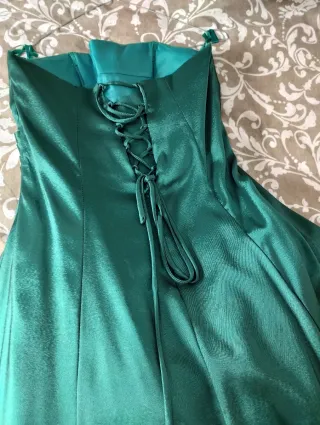 Vestido de fiesta verde y turquesa