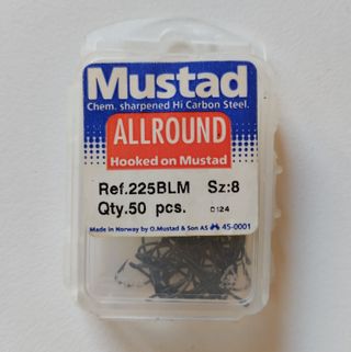 Paquete de anzuelos de pesca Mustad Allround.