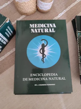 Botánica."Enciclopedia de Medicina Natural"antiguo