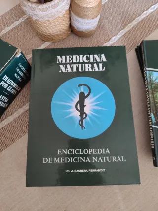 Botánica."Enciclopedia de Medicina Natural"antiguo