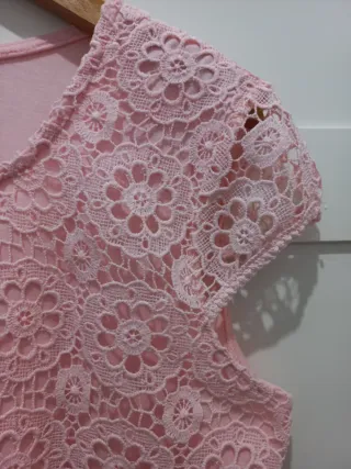 Camiseta encaje rosa crochet