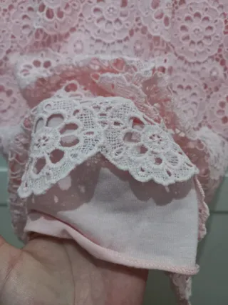 Camiseta encaje rosa crochet