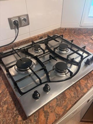 Placa de gas Ariston 4 fuegos 59x52 cm