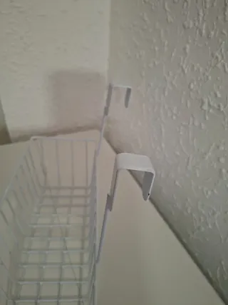 Cesta colgante para puerta de cocina