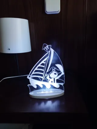 Lámpara quitamiedos pirata infantil