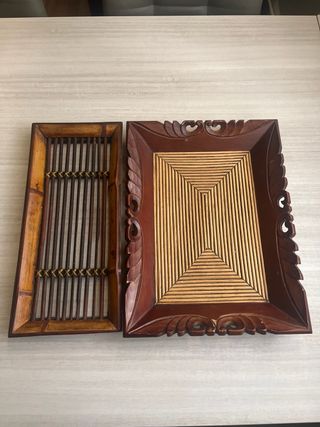 Vassoio in legno intagliato