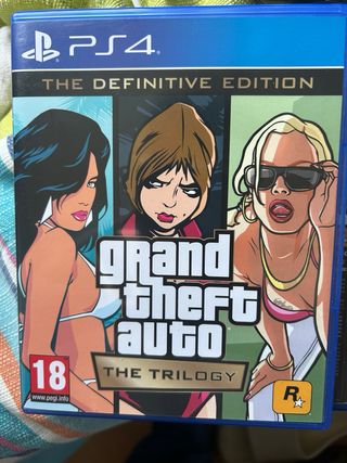 PS4 (PlayStation 4) Negra y 2 juegos GTA