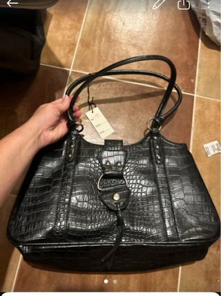 Bolso negro efecto piel cocodrilo