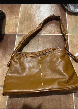 Bolso negro efecto piel cocodrilo