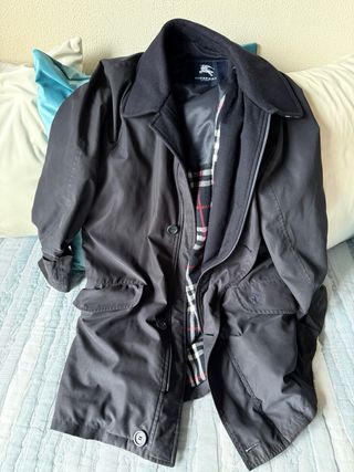 Gabardina Burberry Azul Oscuro