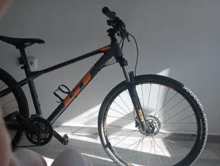 Bicicleta GT casi nueva