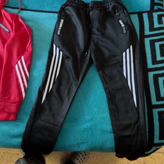 talla S , nuevos a estrenar 25 euros los dos