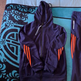 talla S , nuevos a estrenar 25 euros los dos