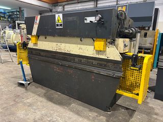 PLEGADORA HIDRAULICA AJIAL DE 3050X65 TN