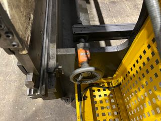 PLEGADORA HIDRAULICA AJIAL DE 3050X65 TN