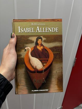 6 libros 5 de Isabel Allende y 1 de Jojo Vives