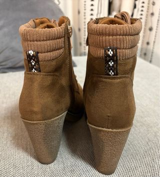 Botines tacón marrón