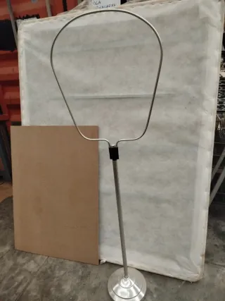 Pie de jaula plateado