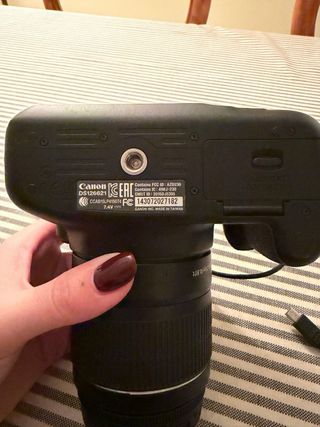 Cámara Canon EOS 1300D Negra