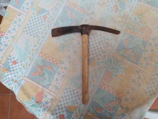 Cotana. Pico de albañil pequeño