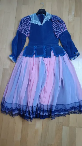 Traje Goyesca azul y rosa