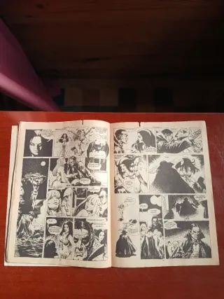 2 Cómics Vampirella y SOS