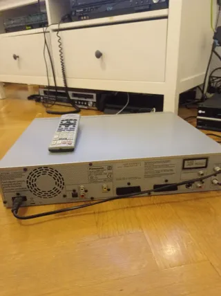 Panasonic Combo VHS DVD modelo DMR ES35V