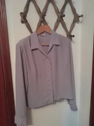 Blusa gris elegante