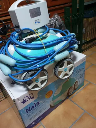 Robot Limpiafondos Naia Piscina