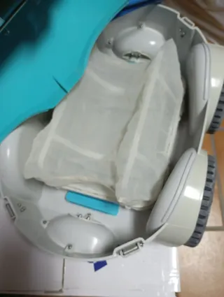 Robot Limpiafondos Naia Piscina