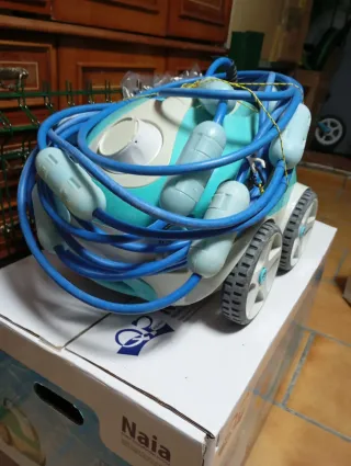 Robot Limpiafondos Naia Piscina