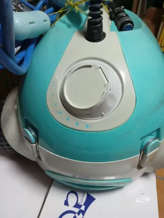 Robot Limpiafondos Naia Piscina