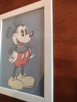Marco con dibujo de Mickey Mouse en tela