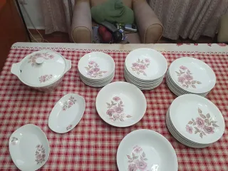Vajilla de porcelana blanca