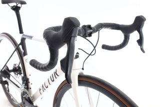 Promo · Factor O2 AXS 12V (carretera) t.52 Reacondicionada