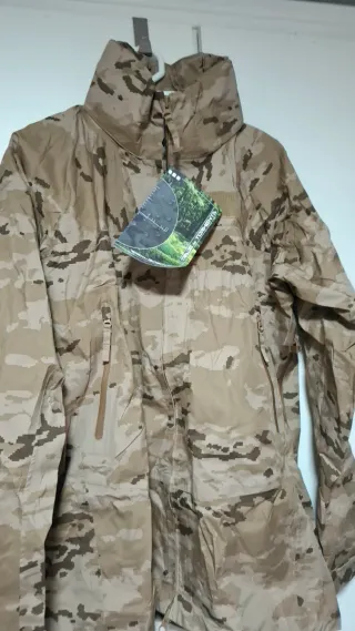 Chaqueta Pixelada Árida Impermeable