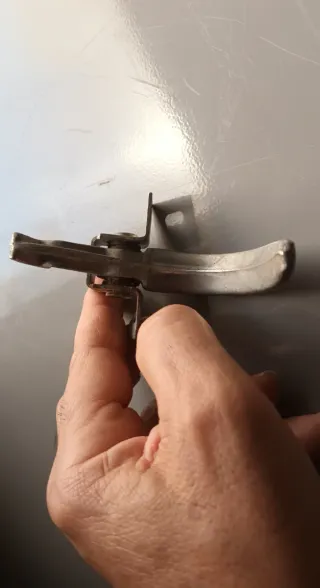 Manilla Capot Motor Seat 600 Antiguo