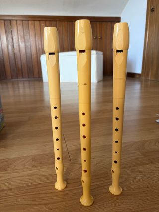 3 Flautas dulces color crema