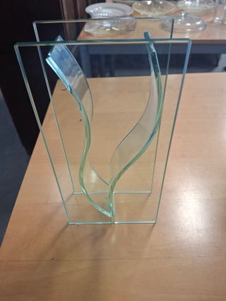 Jarrón moderno de cristal transparente