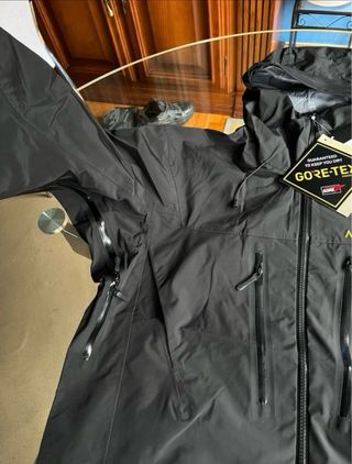 Arc'teryx Alpha SV Chaqueta Negra