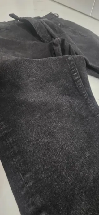 Pantalón de hombre negro