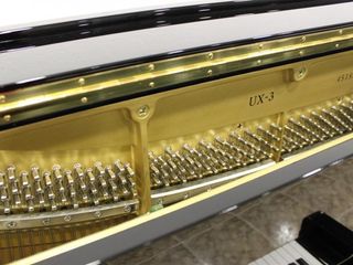 Piano Yamaha UX3