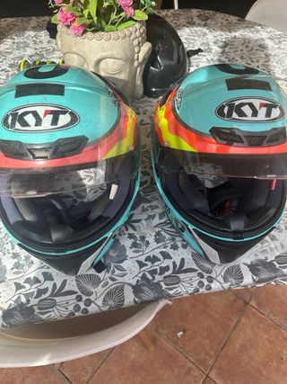 Pareja de cascos de moto Talla xl y l