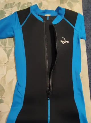 Neopreno Spyro niño azul y negro